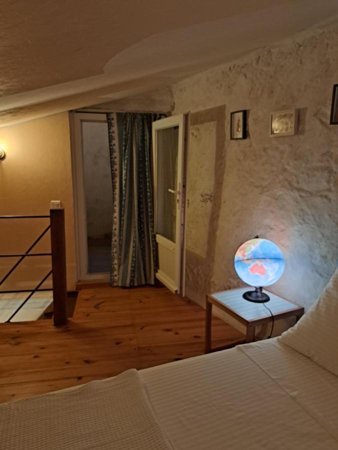 La Maison De Gisele Bed and Breakfast Saint-Victor-des-Oules Exterior foto