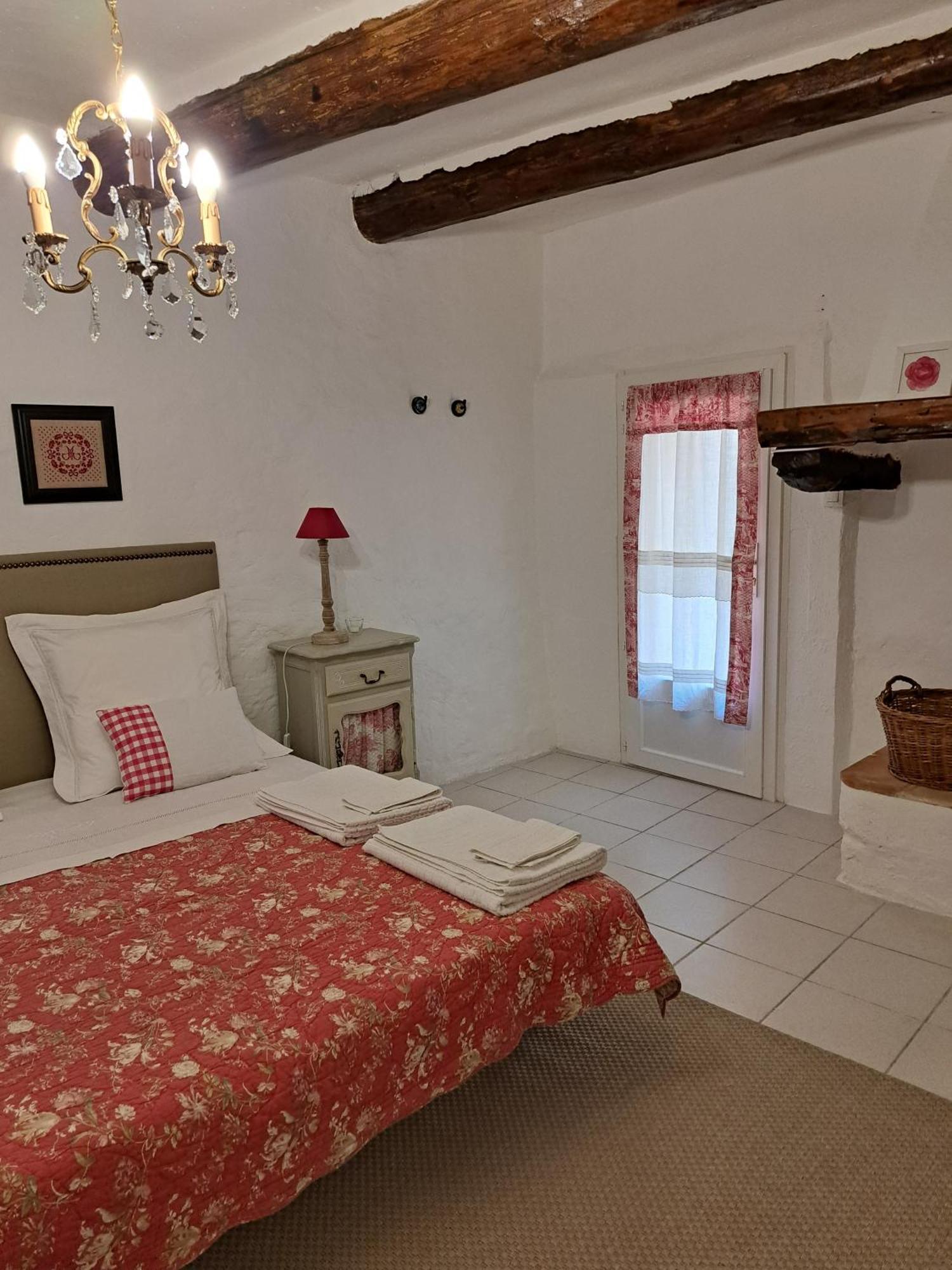 La Maison De Gisele Bed and Breakfast Saint-Victor-des-Oules Exterior foto