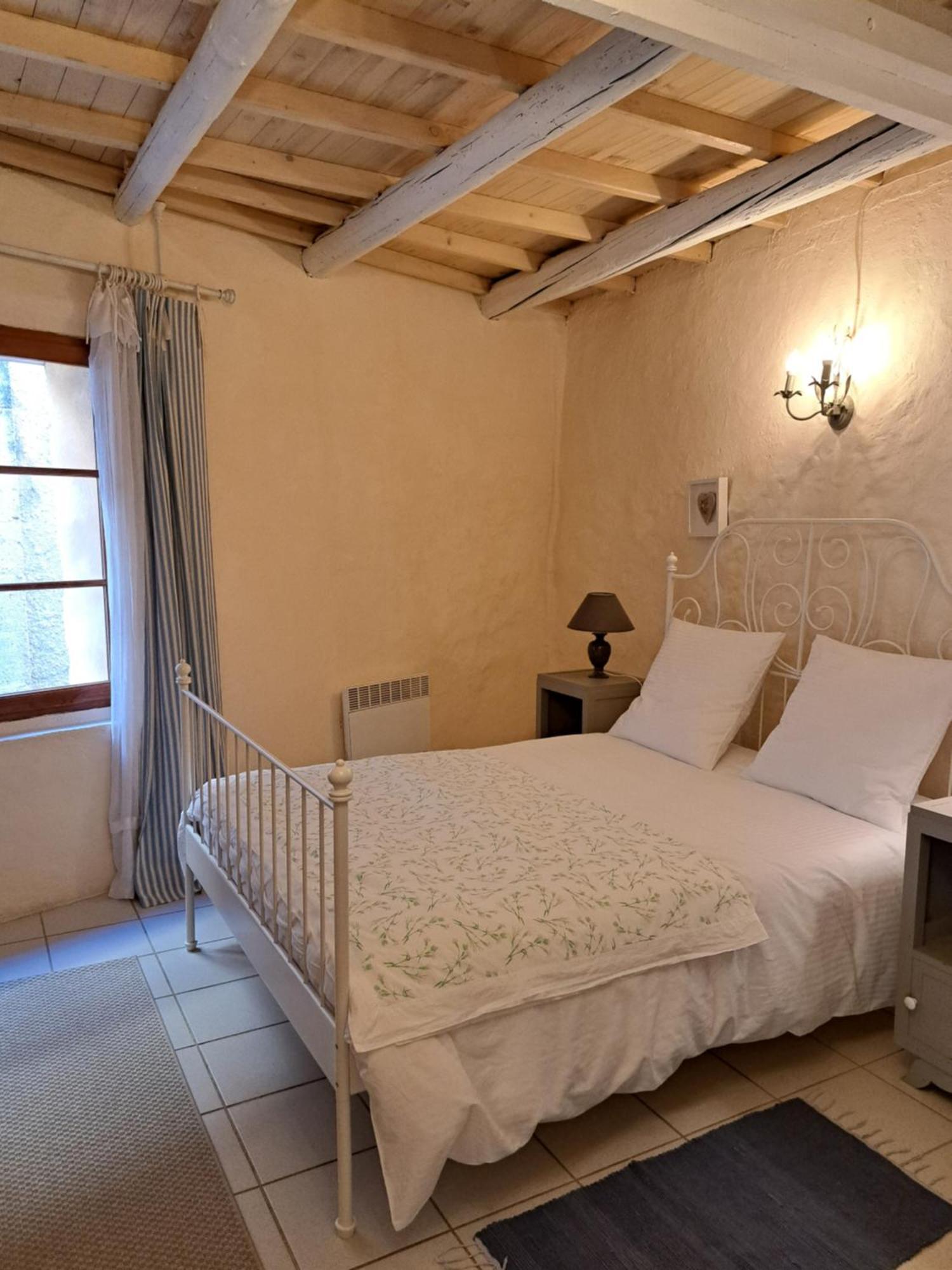 La Maison De Gisele Bed and Breakfast Saint-Victor-des-Oules Exterior foto